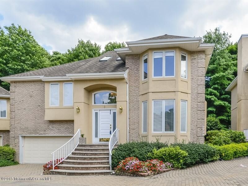 Property Photo:  3 Pine Valley Court  NJ 07733 