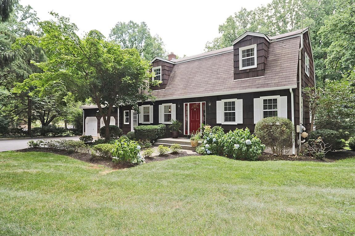 Property Photo:  1 Laureen Court  NJ 07748 