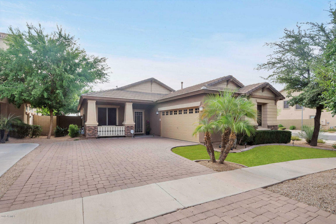 Property Photo:  1811 S Starling Drive  AZ 85295 