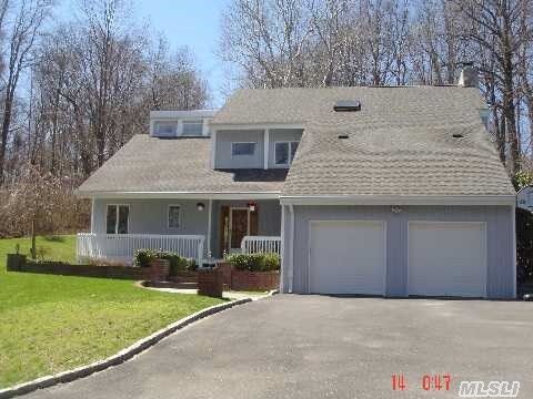 Property Photo:  272 Southdown Rd  NY 11743 