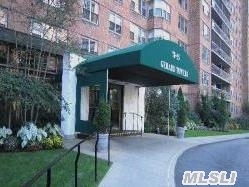 Property Photo:  70-25 Yellowstone Boulevard 25E  NY 11375 