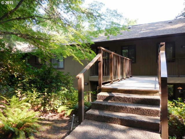 Property Photo: 310 Hunington Ave OR 97405
