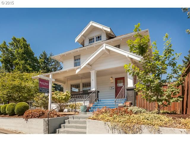 Property Photo:  7505 SE Stark St  OR 97215 