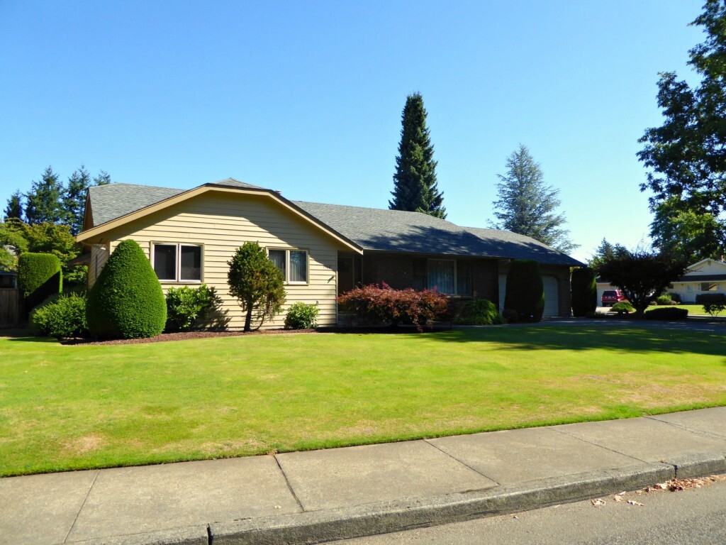 Property Photo: 1708 Village Dr WA 98264