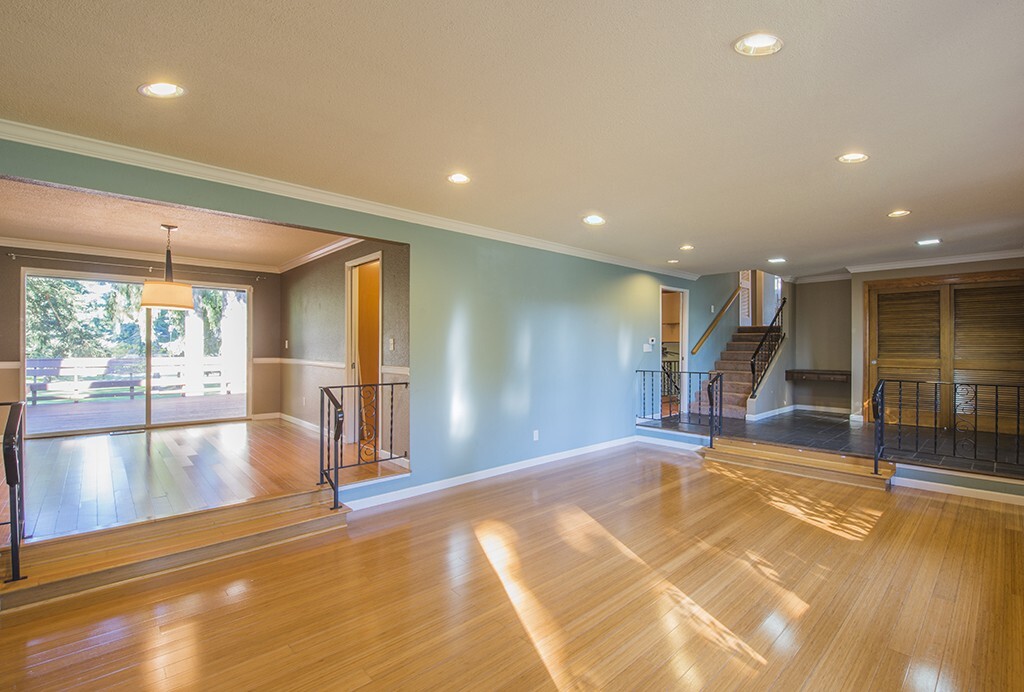 Property Photo: 32528 30th Ave SW WA 98023