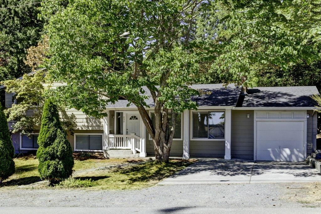 Property Photo:  630 14th Place  WA 98033 