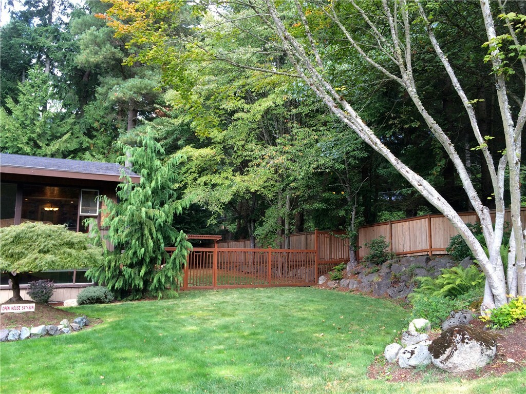 Property Photo:  10415 Nottingham Rd  WA 98020 