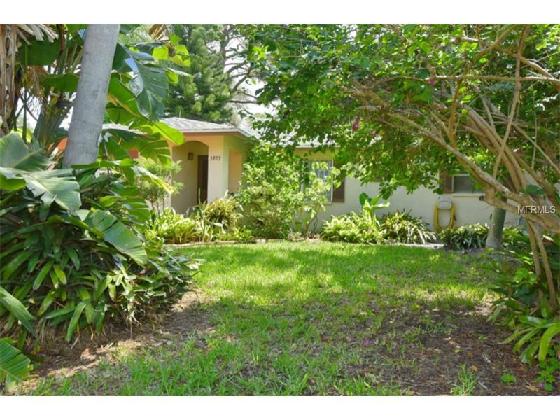 Property Photo:  5923 Driftwood Avenue  FL 34231 