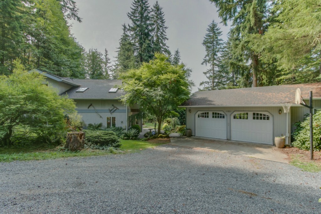 Property Photo: 15821 NE 191st St WA 98072