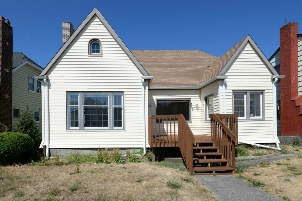 Property Photo:  4005 6th Ave  WA 98406 