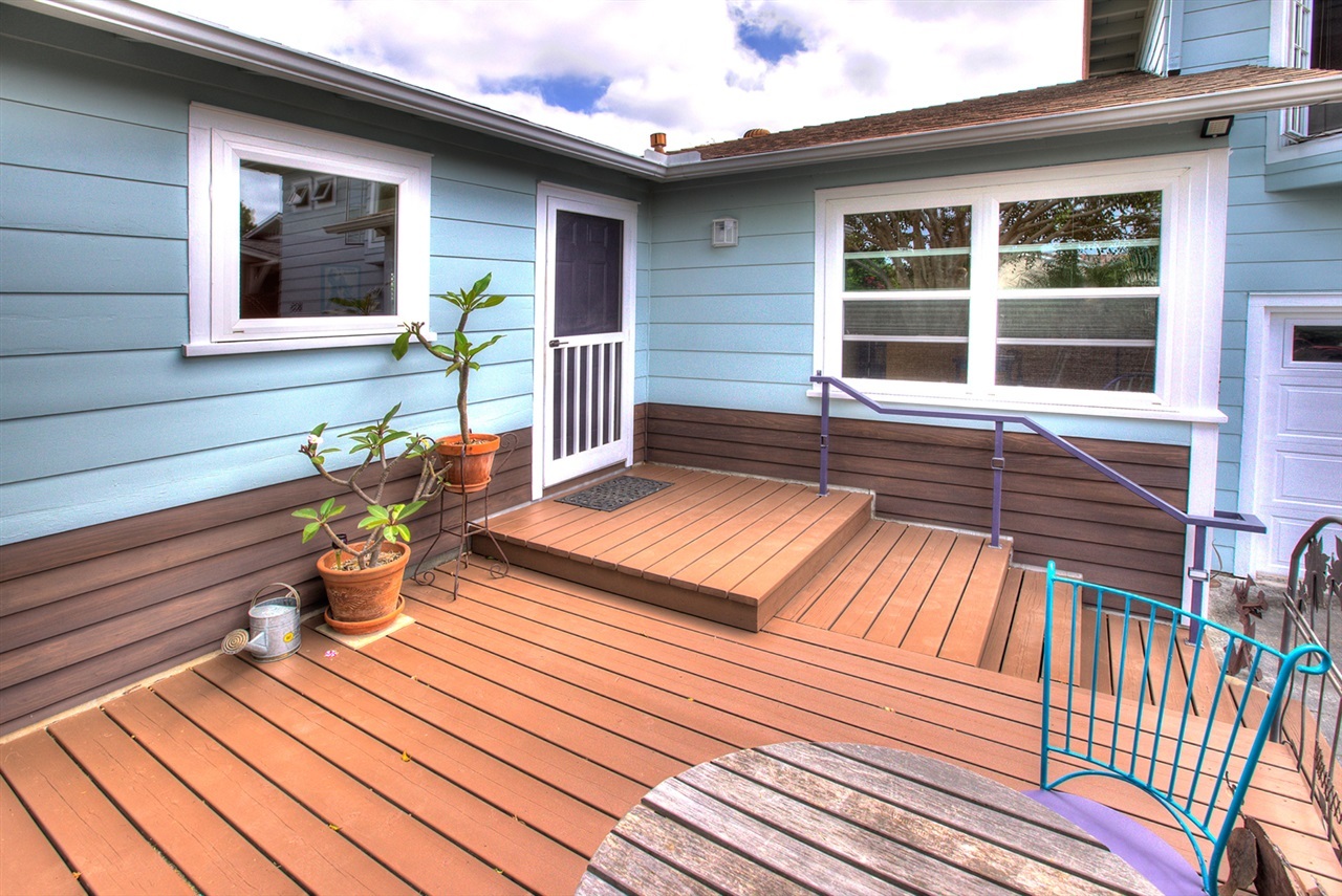 Property Photo: 1835 Mackinnon Ave CA 92007