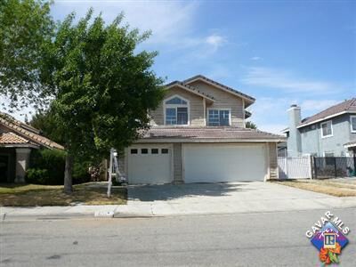 Property Photo:  1601 Silvia Avenue  CA 93535 