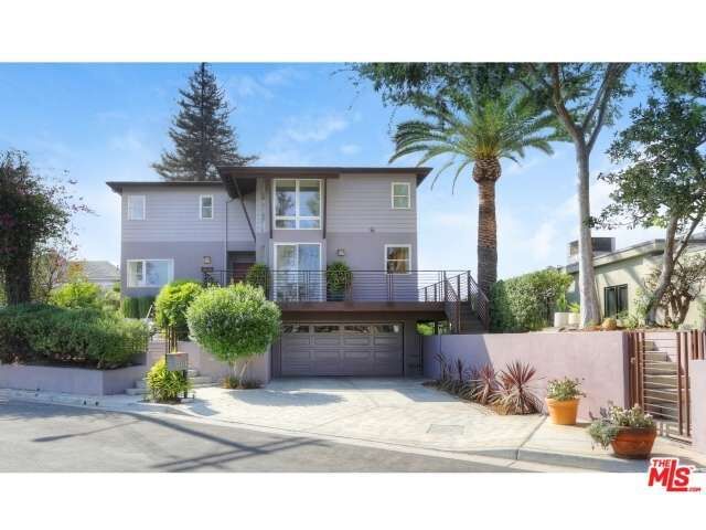 Property Photo: 2115 Park Dr CA 90026