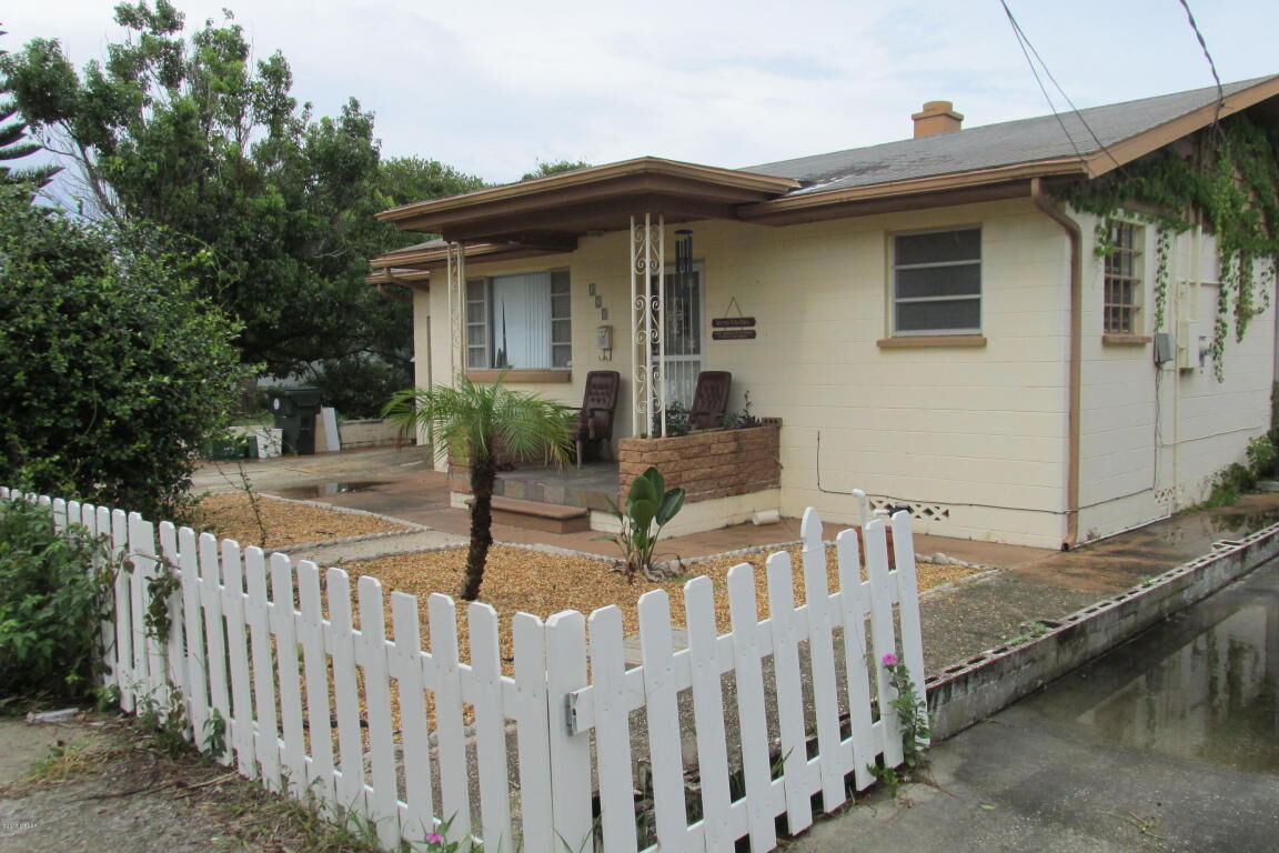 Property Photo: 125 S Hollywood Avenue FL 32118