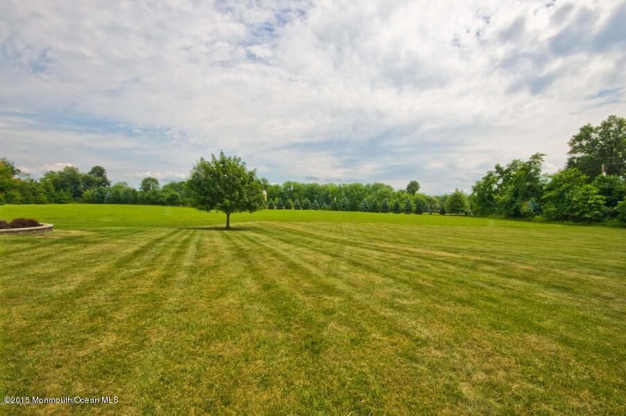 Property Photo:  83 Paulson Road  NJ 08511 