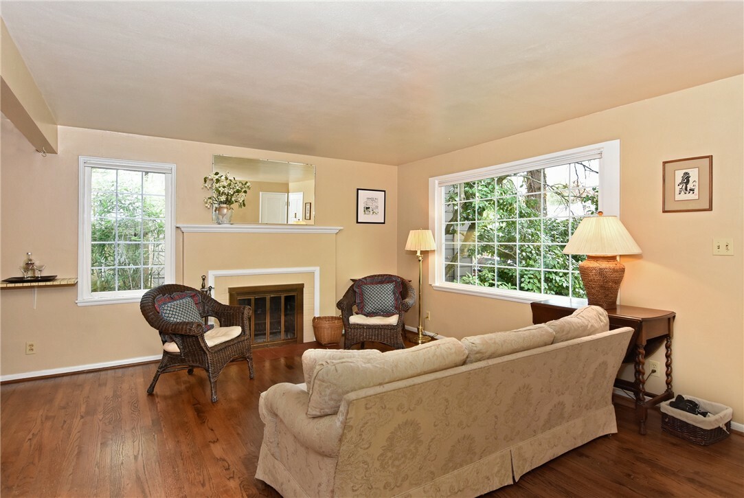 Property Photo: 5614 NE 59th St WA 98105