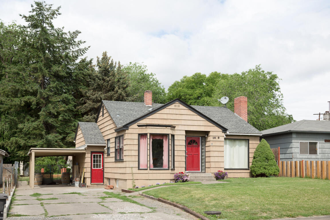 Property Photo: 1020 S 21st Ave WA 98902