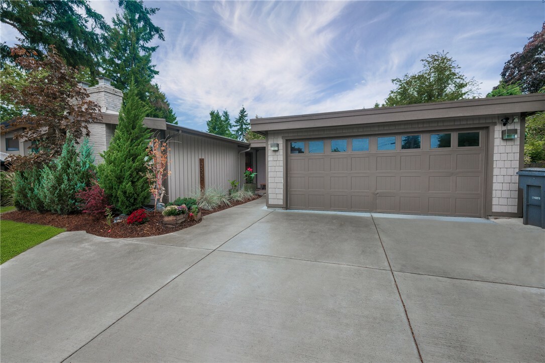 10602 NE 45th St  Kirkland WA 98033 photo