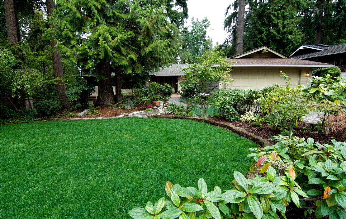 Property Photo:  15620 SE 42nd Place  WA 98006 