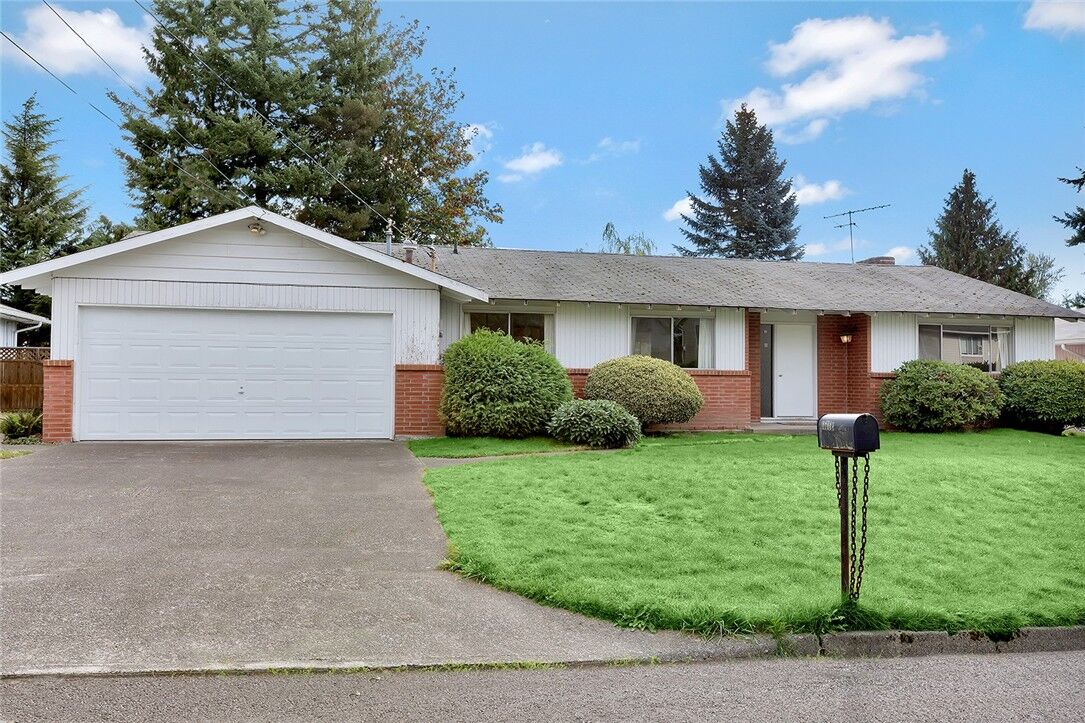 Property Photo: 17008 129th Ave SE WA 98058