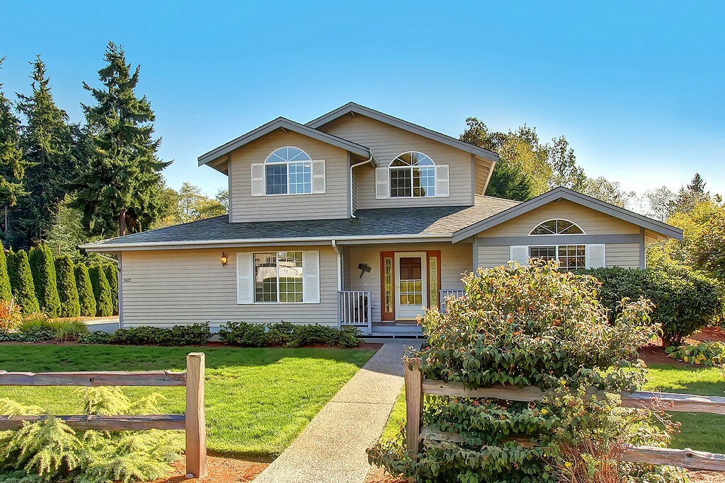 Property Photo: 9022 218th St SW WA 98026