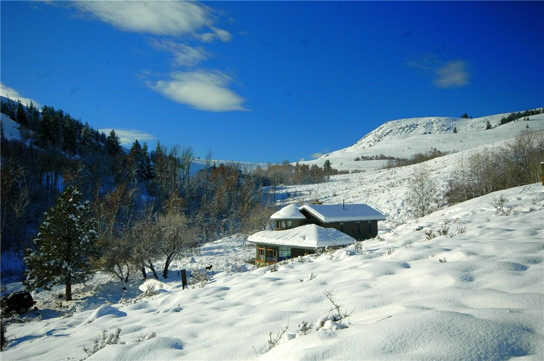 Property Photo:  291 Rendezvous Rd  WA 98862 
