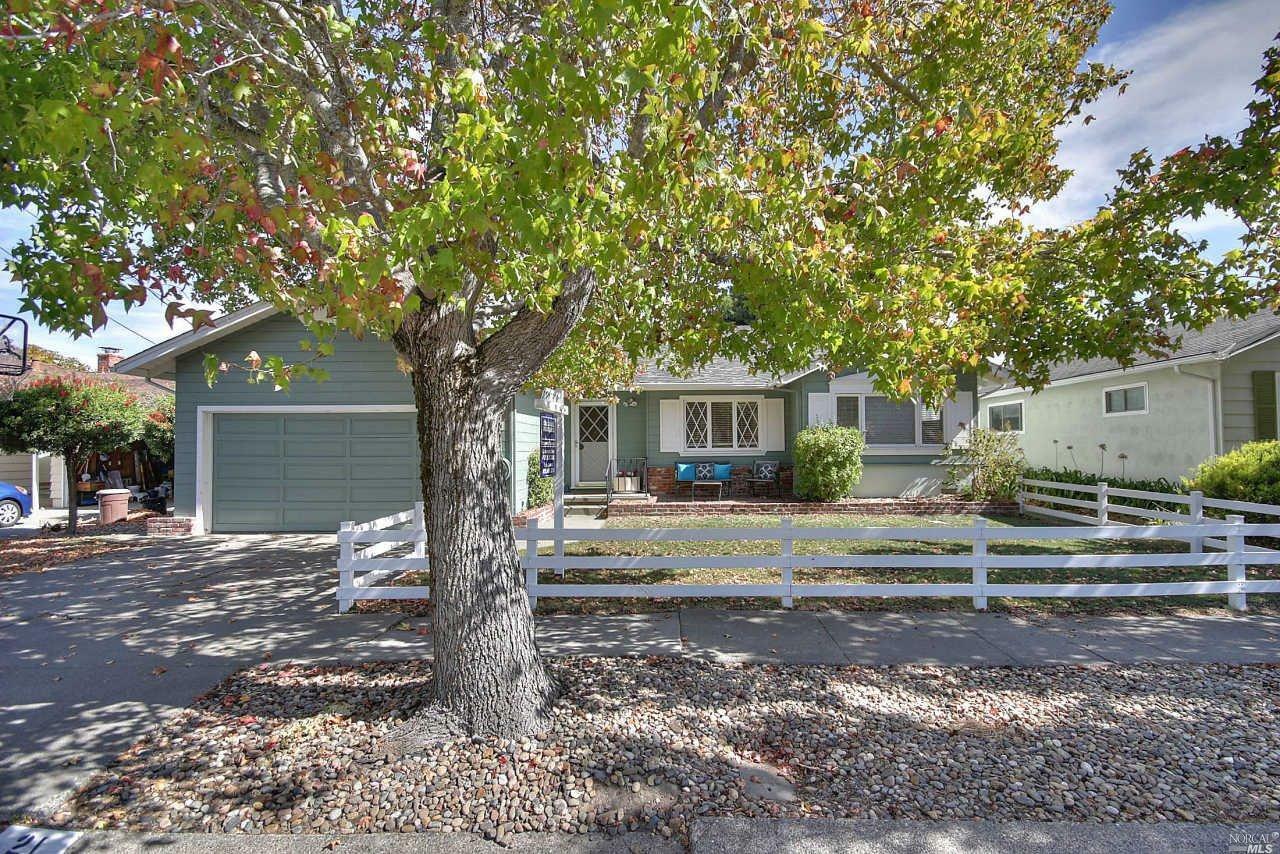 Property Photo:  21 Pacific Queen Passage  CA 94925 