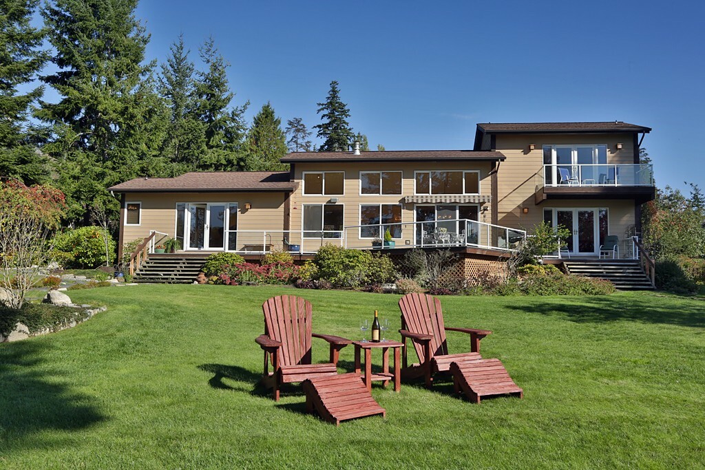 Property Photo:  3560 Holmes View Dr  WA 98260 