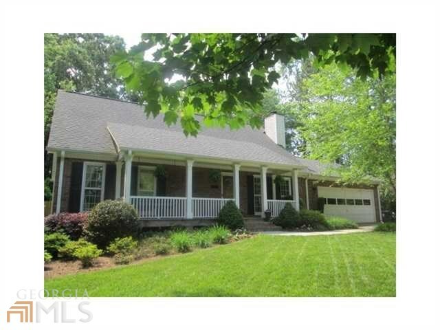 Property Photo: 2111 Shillingwood Dr GA 30152