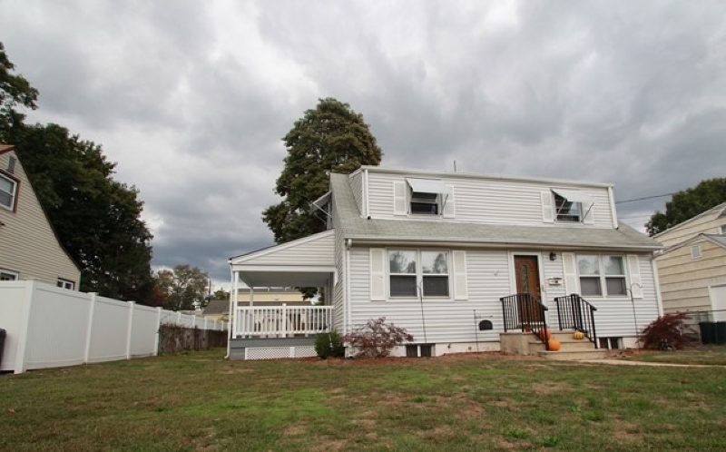 Property Photo:  176 Garden Dr  NJ 07080 