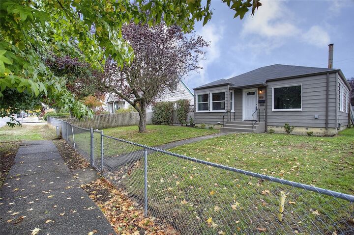 Property Photo:  3117 S 17th St  WA 98405 