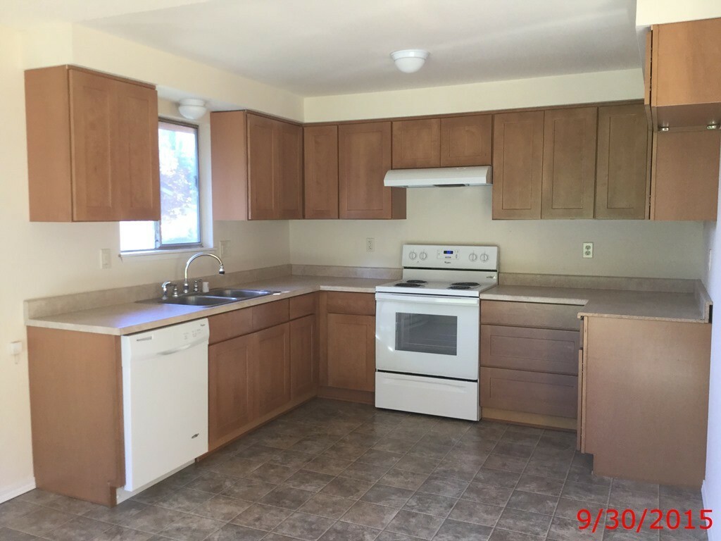 Property Photo: 1329 Deer Creek Dr WA 98248