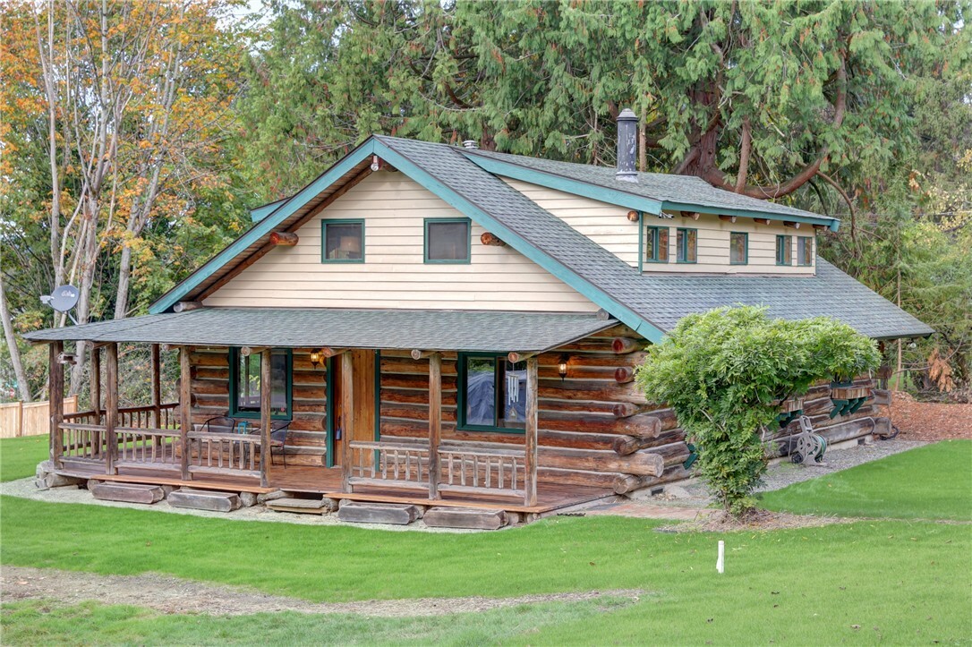 Property Photo:  10907 Valley View Rd  WA 98011 