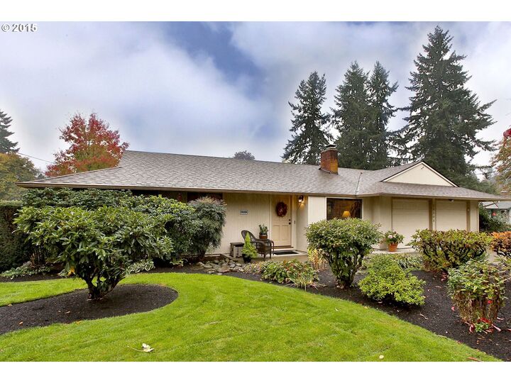 18305 Fernbrook Ct  Lake Oswego OR 97035 photo