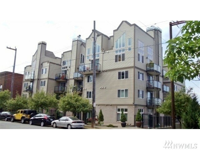Property Photo: 231 Belmont Ave E 404 WA 98102