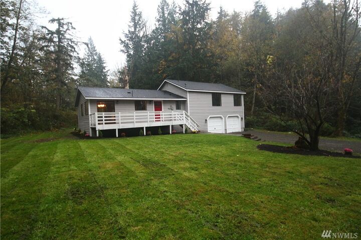 Property Photo:  37628 E Lake Walker Dr SE  WA 98022 