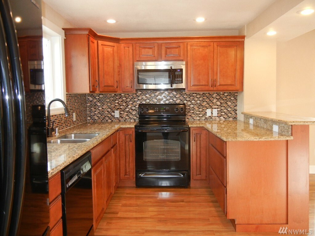 Property Photo: 4925 N Bristol St WA 98407