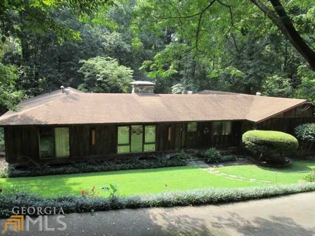 Property Photo:  2300 Parkview Cir  GA 30337 