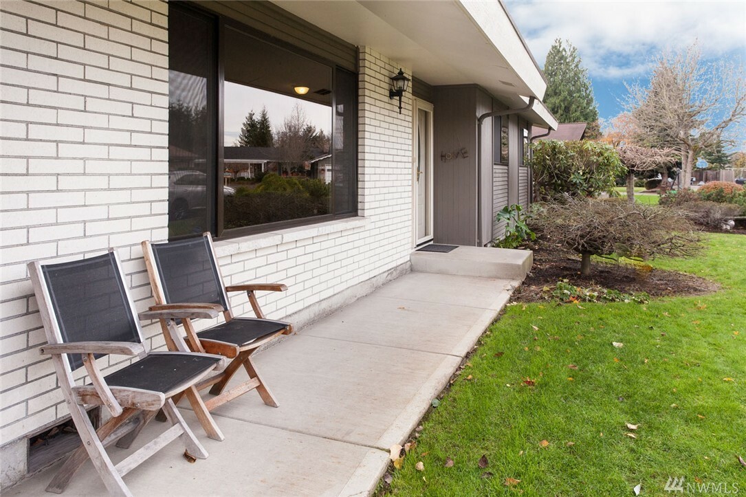 Property Photo: 1812 11th Ave NW WA 98371