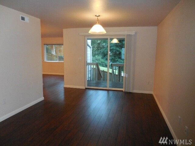 Property Photo:  1318 NW Slate Lane #103  WA 98383 