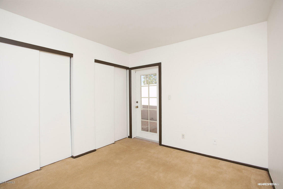 Property Photo: 217 E Brook Hollow Drive AZ 85022