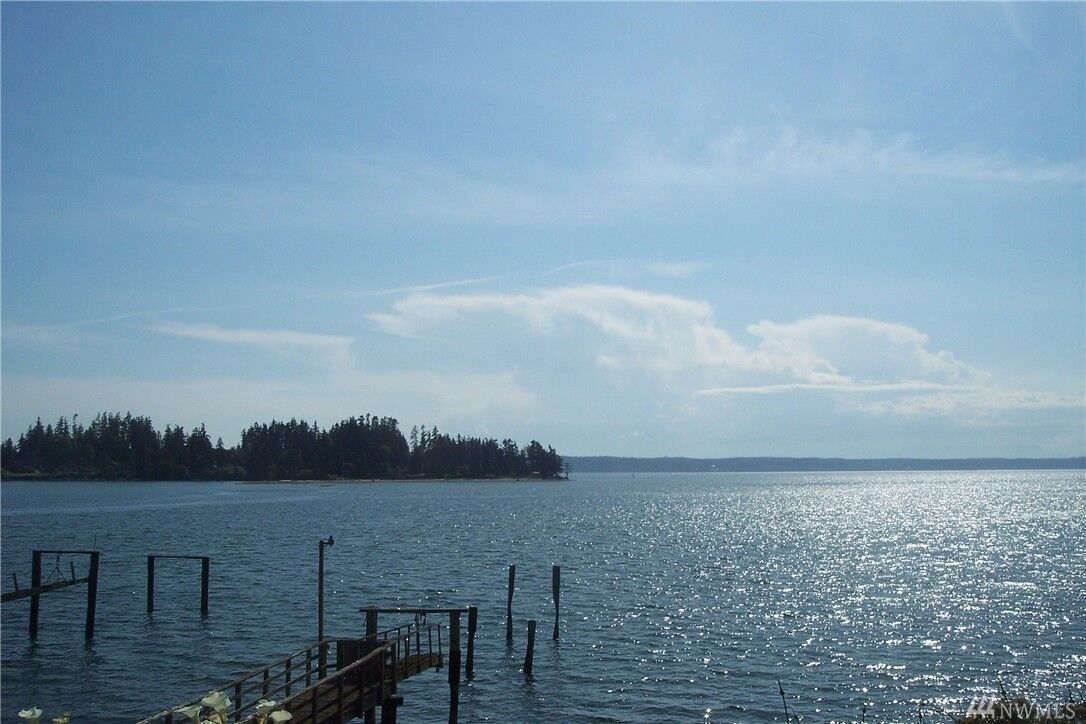 Property Photo: 7419 Hermosa Beach Rd WA 98271