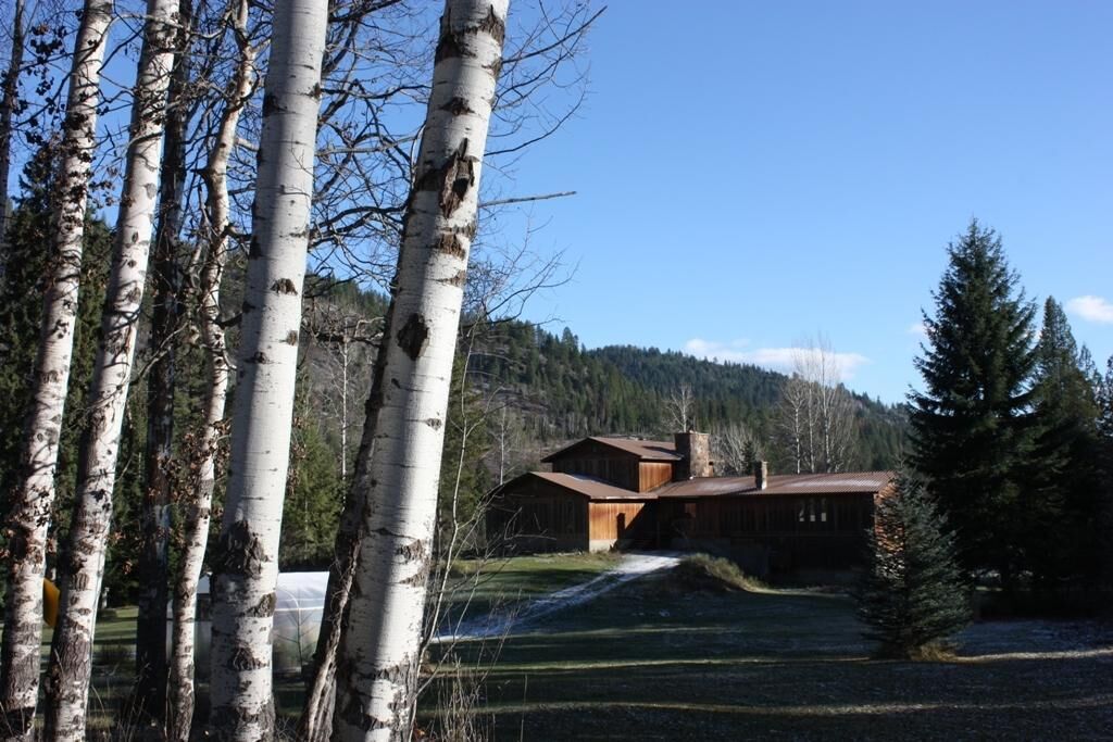 Property Photo: 4929 Hwy 25 N WA 99157