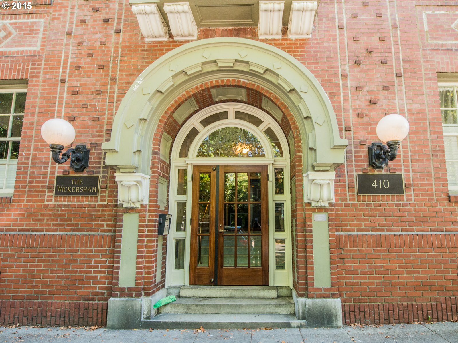 Property Photo: 410 NW 18th Ave 202 OR 97209