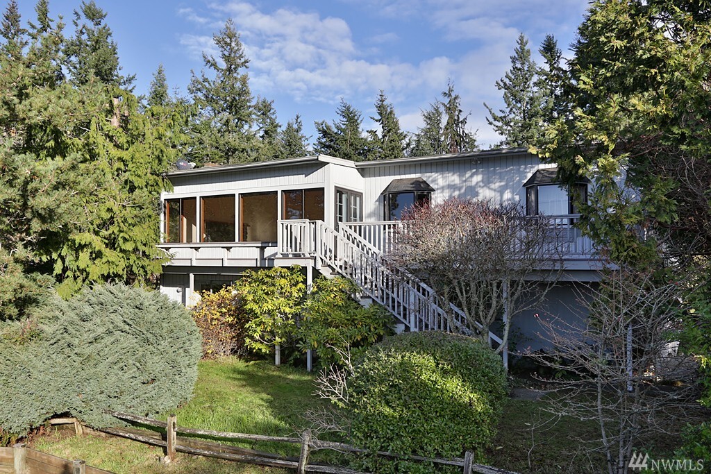 Property Photo: 375 High St WA 98249