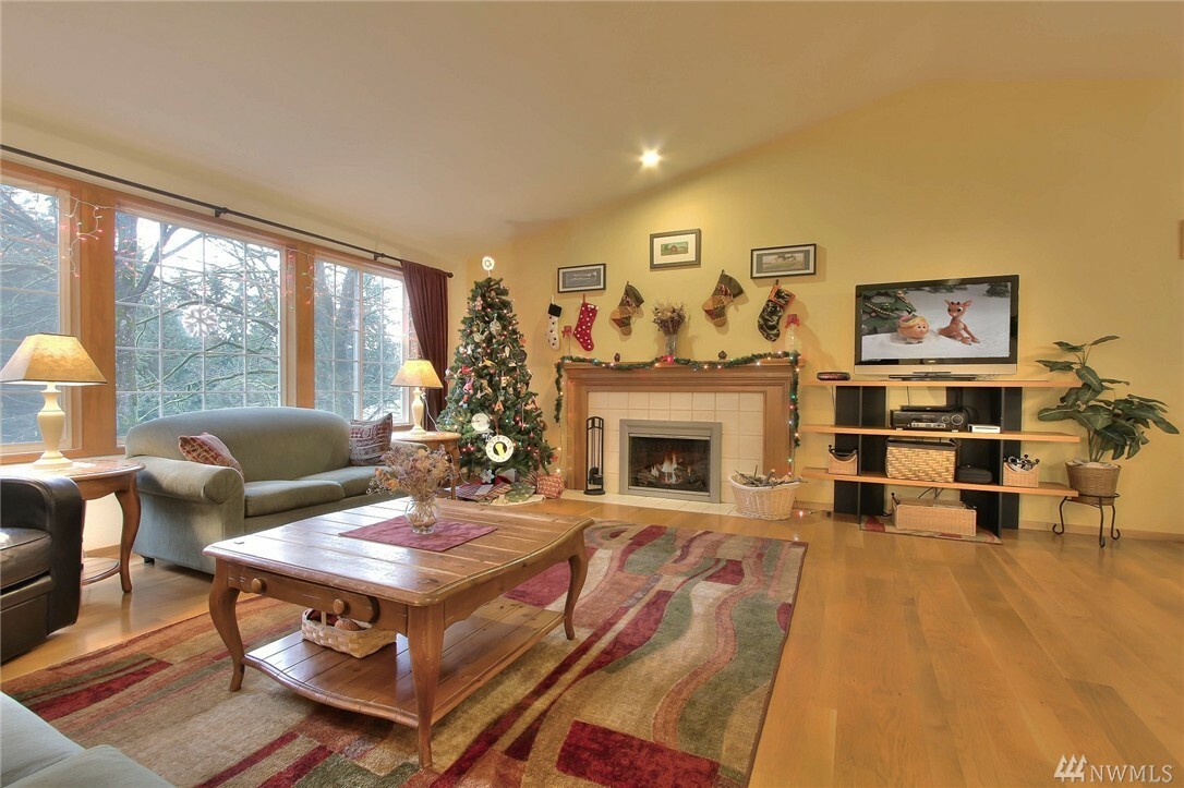Property Photo: 17222 Greenwood Place N WA 98133