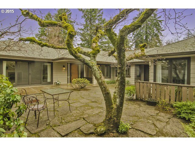 Property Photo:  2670 SW Grenwolde Pl  OR 97201 