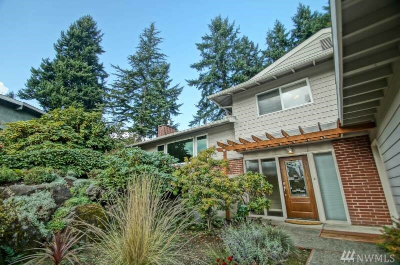 Property Photo: 16512 NE 1st St WA 98008