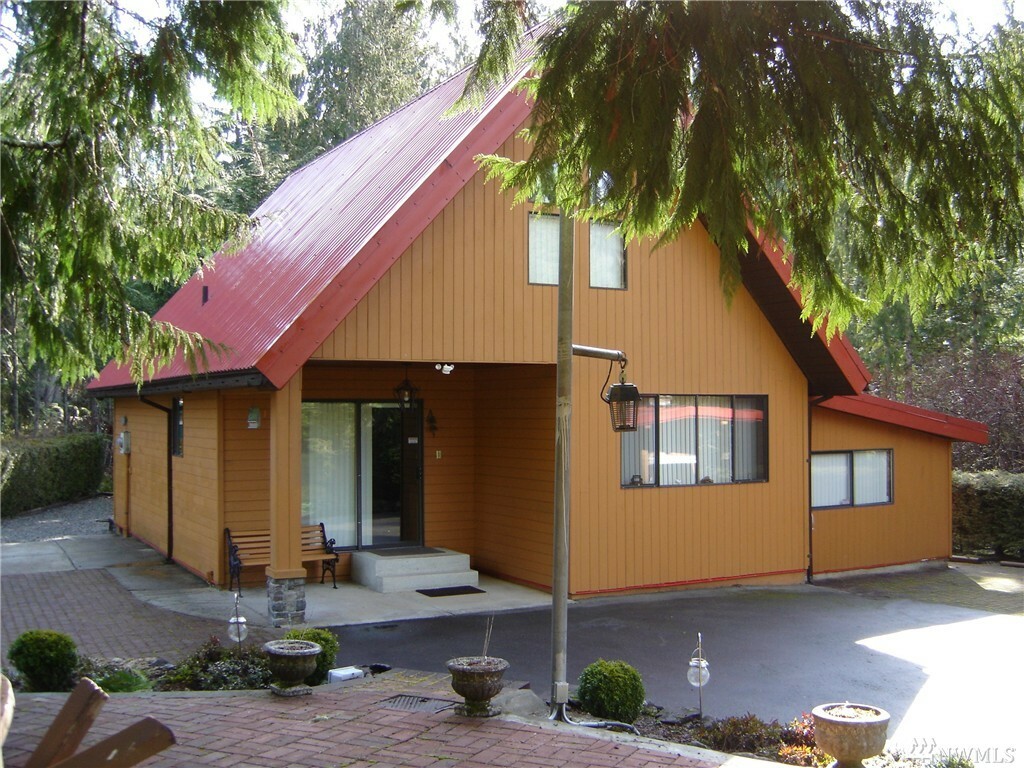 Property Photo:  15008 Alpine Rd  WA 98244 