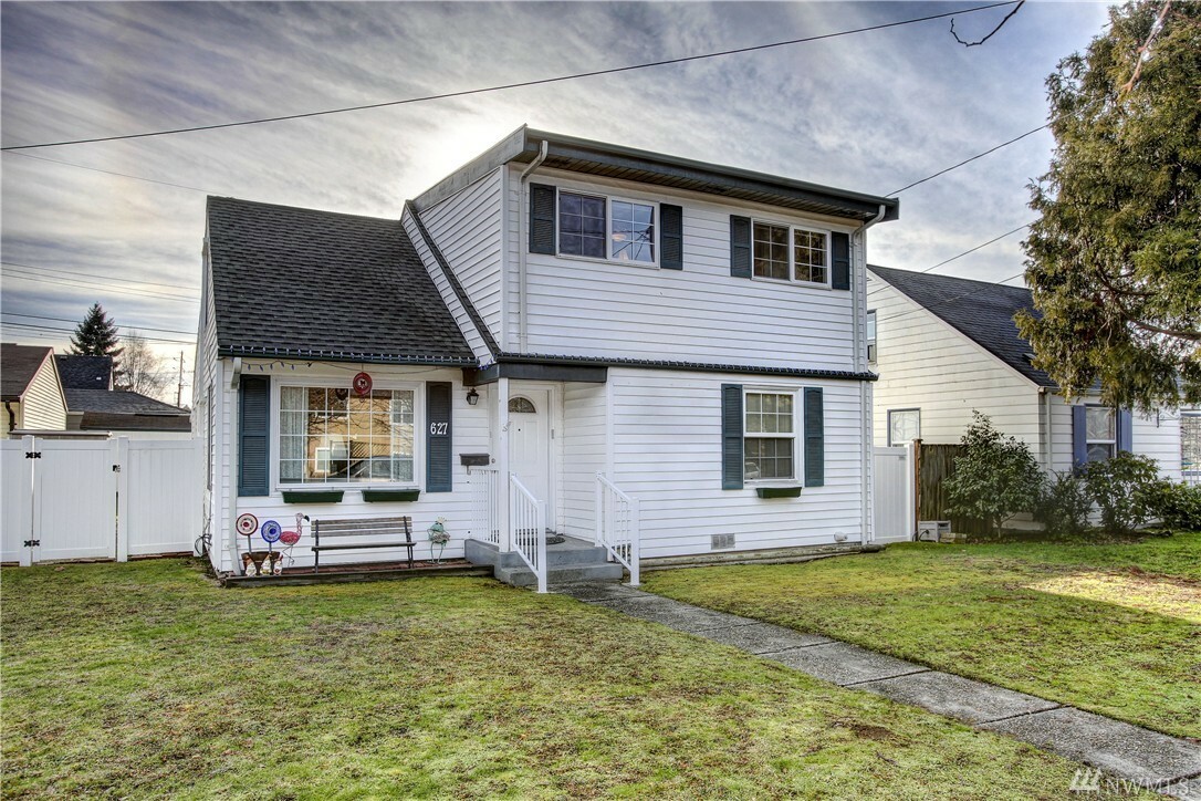 Property Photo:  627 NW 49th St  WA 98107 